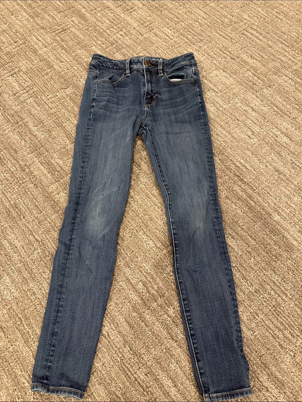 American Eagle Outfitters Women’s Skinny Jeans in Dark Blue Wash